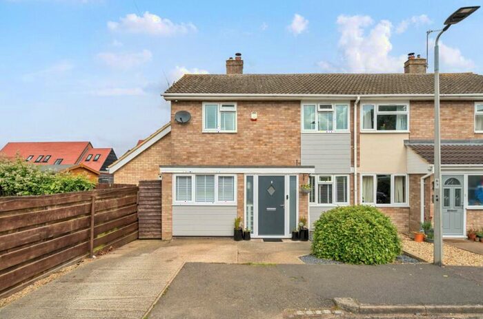 3 Bedroom Semi-Detached House For Sale In Manor Way, Cotton End, Bedford, MK45