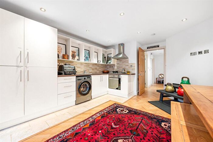 1 Bedroom Flat For Sale In Benton's Lane, London, SE27