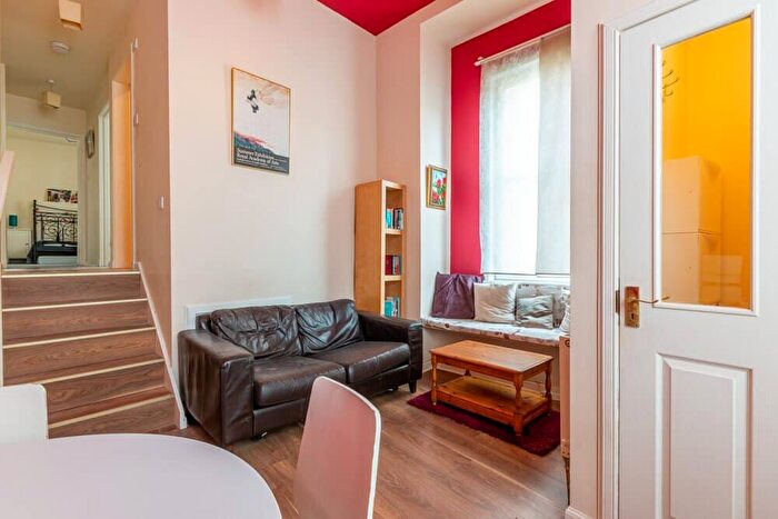 1 Bedroom Flat To Rent In L Rossie Place, Edinburgh, EH7