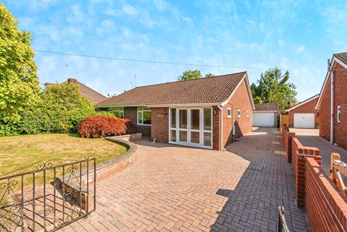 2 Bedroom Bungalow For Sale In Chinham Road, Bartley, Southampton, Hampshire, SO40