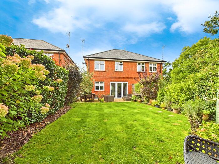3 Bedroom Semi-detached House For Sale In Coolhurst Close, Monks Gate, RH13