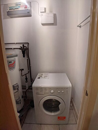 3 Bedroom Flat To Rent In Bed – Mitford Road, Withington, M14