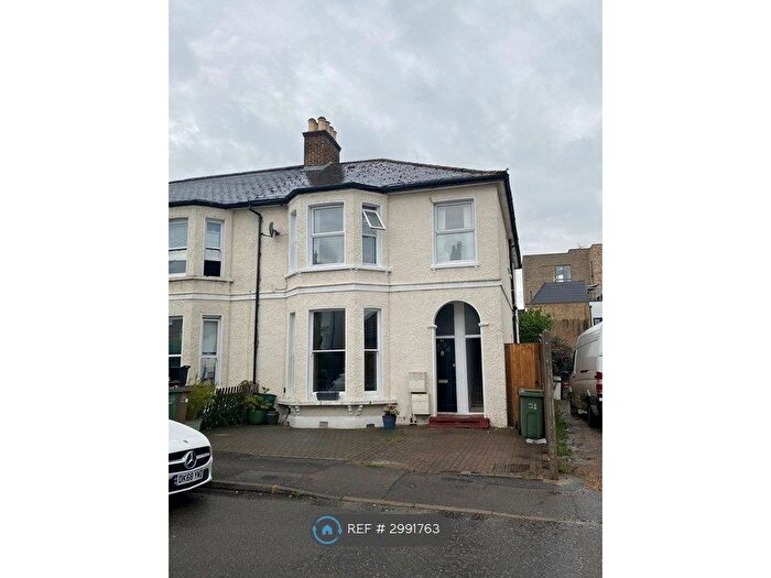 2 Bedroom Maisonette To Rent In Charlotte Road, Greater London, SM6