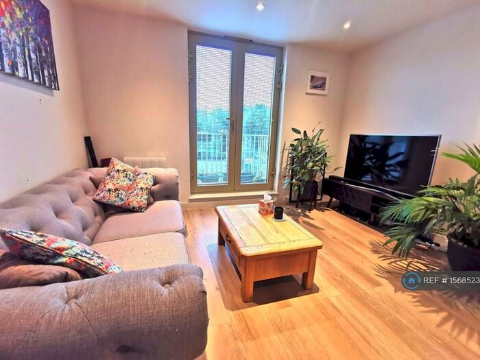 2 Bedroom Flat To Rent In Mill Bay Lane, Horsham, RH12