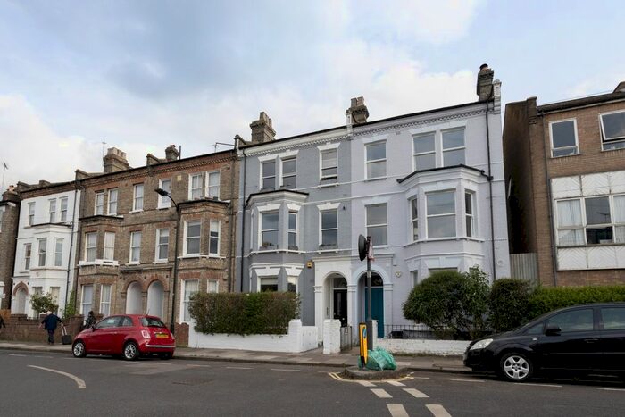 2 Bedroom Flat To Rent In Thornfield Road, London, W12