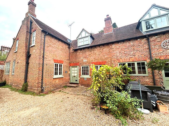 3 Bedroom Cottage To Rent In Pedley Hill, Studham, Dunstable, LU6