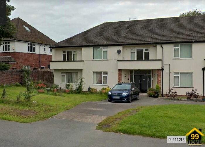 3 Bedroom Flat To Rent In Queens Drive, Wavertree, Liverpool, Merseyside, L15