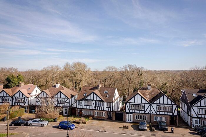 4 Bedroom Semi Detached House For Sale In Court Avenue, Coulsdon, CR5