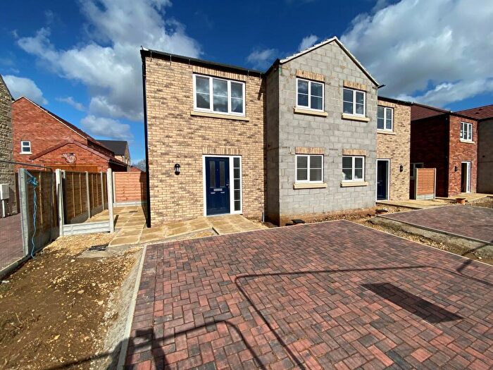 2 Bedroom Semi-Detached House To Rent In Falcon Way, Bourne, PE10