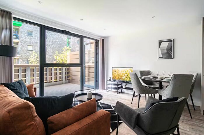 2 Bedroom Flat To Rent In Potato Wharf, Goodwin Building, M3