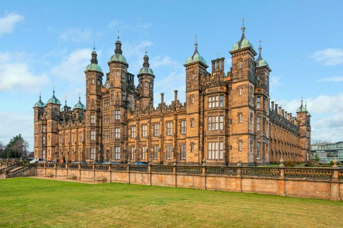 3 Bedroom Flat To Rent In Donaldson Drive, Edinburgh, Midlothian, EH12