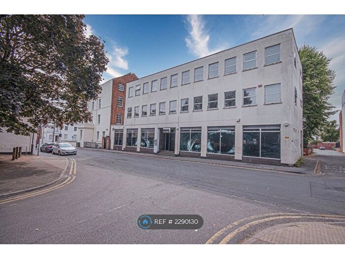 6 Bedroom Flat To Rent In Russell Street, Leamington Spa, CV32