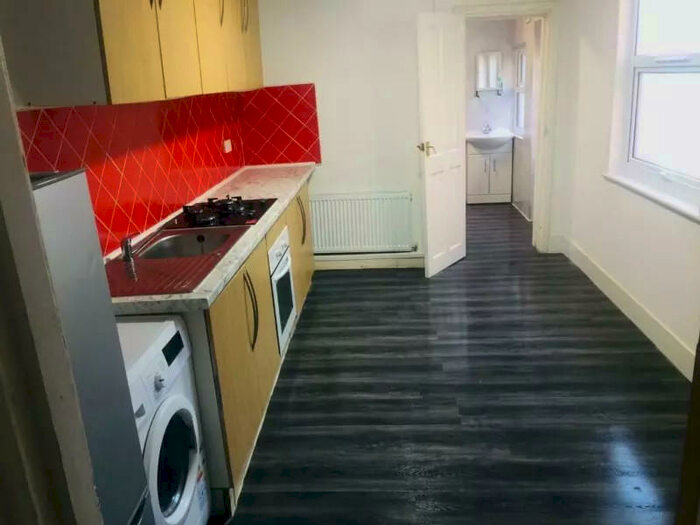 5 Bedroom End Of Terrace House To Rent In Bellenden Road, London, SE15