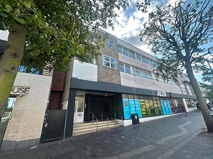 1 Bedroom Flat For Sale In Station Road, London, SE25