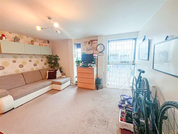1 Bedroom Flat For Sale In London Road, Croydon, CR0