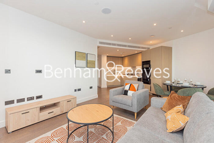 2 Bedroom Apartment To Rent In Linear Place, London, SW11