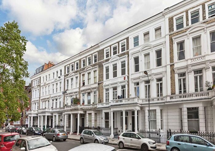 3 Bedroom Flat To Rent In Charleville Road, West Kensington, W14
