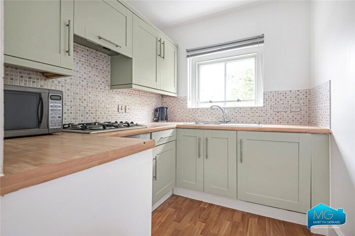 2 Bedroom Flat To Rent In Hilldrop Crescent, Kentish Town, London, N7