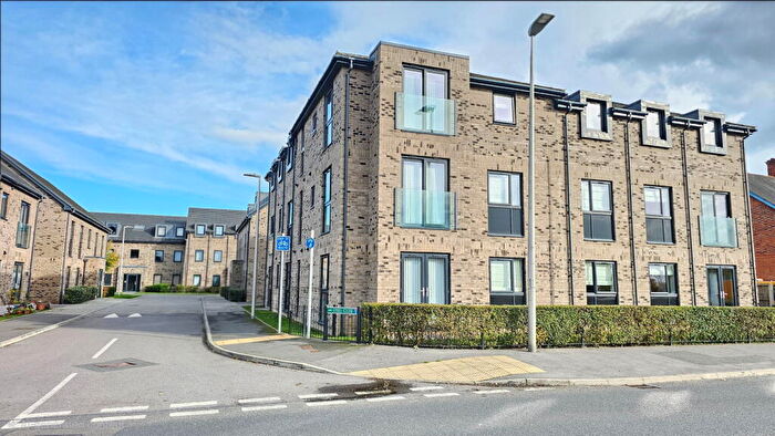 2 Bedroom Apartment For Sale In Hawkes House, Steel Close, Newbury, RG14