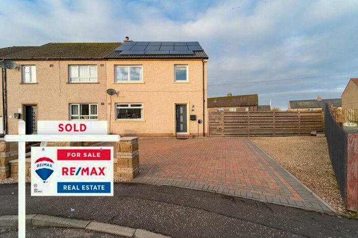 3 Bedroom Semi-Detached House For Sale In Polkemmet Drive, Greenrigg, ML7