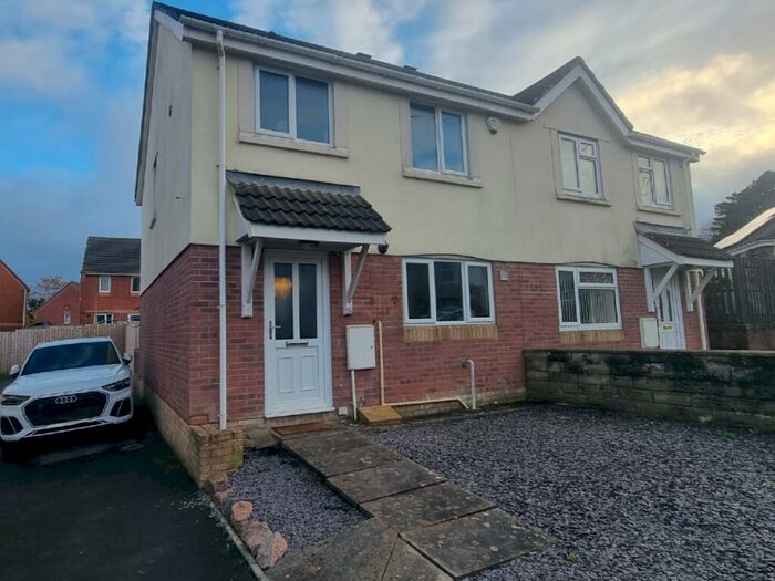 3 Bedroom House To Rent In Hendre Road, Llangennech, Llanelli, Carmarthenshire, SA14