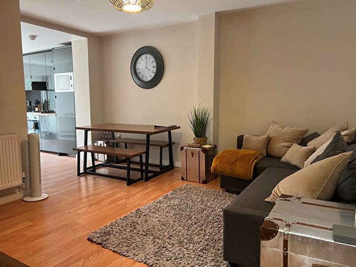 2 Bedroom Flat To Rent In Greenwich South Street, Greenwich, London, SE10