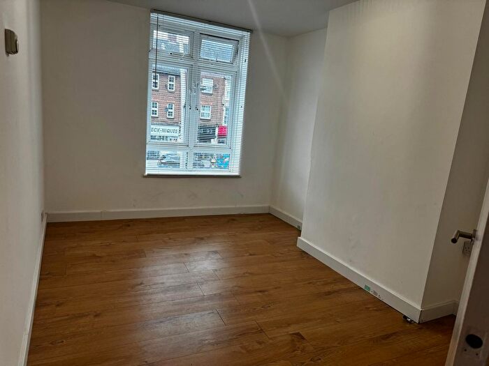 1 Bedroom Flat To Rent In Frinton Mews, Ilford, IG2