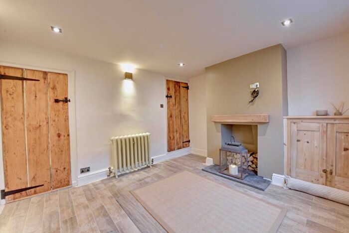 2 Bedroom Terraced House To Rent In Church Street, Wargrave, RG10