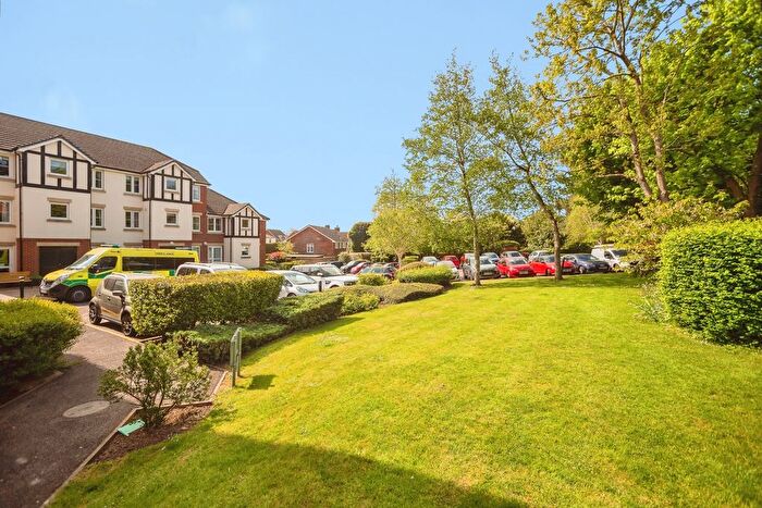 1 Bedroom Flat For Sale In Castle Court (Tonbridge), Tonbridge, TN9