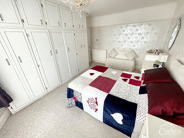 2 Bedroom Detached Bungalow For Sale In Daws Avenue, Bournemouth, BH11