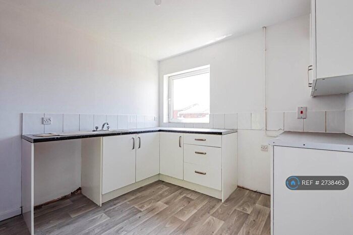 1 Bedroom Flat To Rent In Osprey Court, Barry, CF63