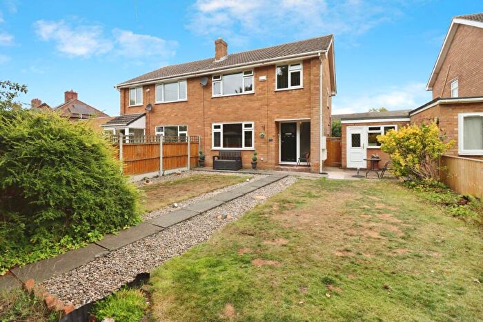 3 Bedroom Semi Detached House For Sale In Heath Road, Bebington, CH63
