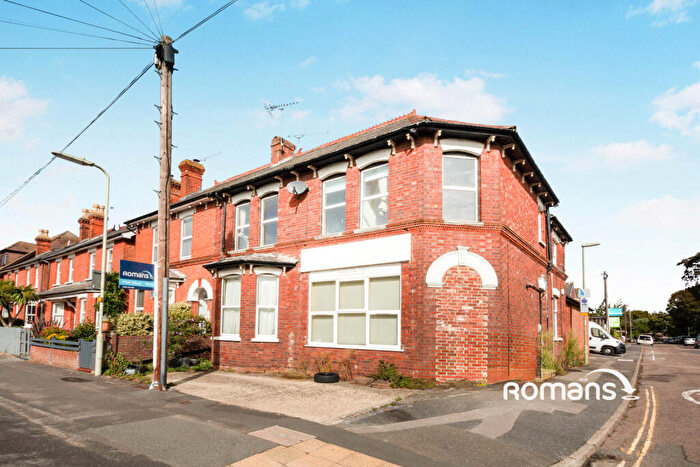 2 Bedroom Flat To Rent In Queens Road, Farnborough, Hampshire, GU14