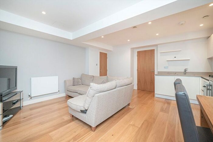 1 Bedroom Flat For Sale In Dunford Road, London, N7