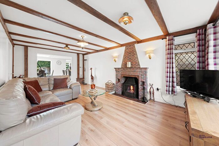 5 Bedroom Detached House For Sale In Willington Street, Maidstone, ME15