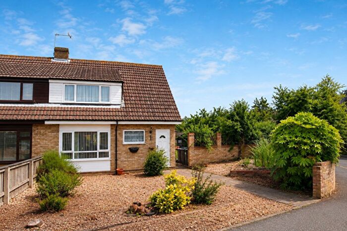 3 Bedroom Semi-Detached House For Sale In Pine Close, Waddington, LN5