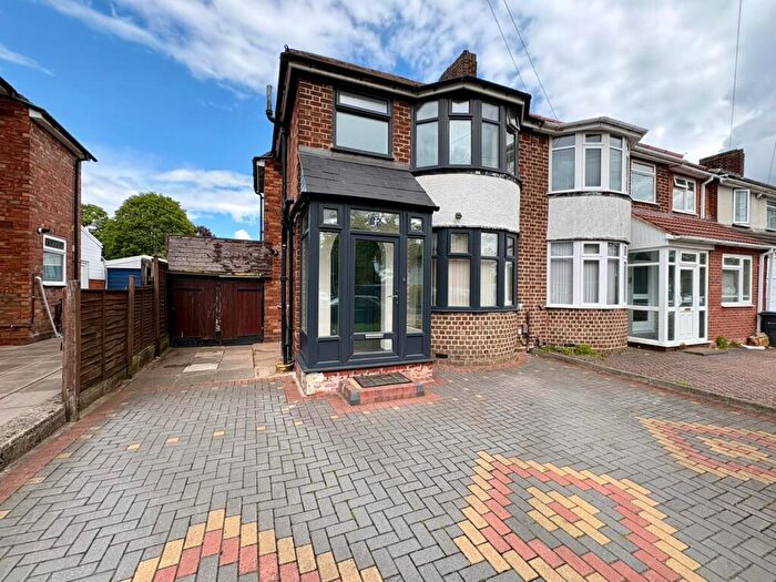 3 Bedroom Semi Detached House To Rent In Bucklands End Lane, Birmingham, B34