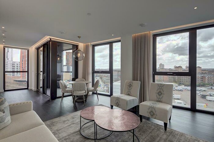 2 Bedroom Flat To Rent In The Residence, Charles Clowes Walk, London, SW11