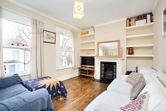 2 Bedroom Flat For Sale In Tasso Road, Hammersmith, W6