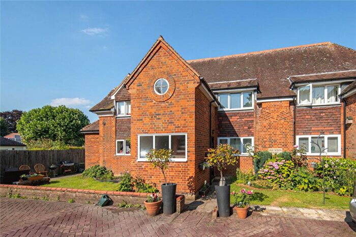 2 Bedroom Apartment For Sale In East Street, Lilley, Luton, Hertfordshire, LU2