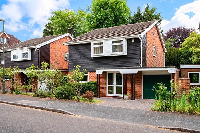 4 Bedroom Detached House For Sale In Chartwell Place, Epsom, KT18