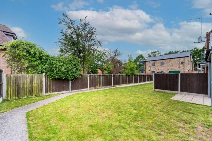 2 Bedroom Flat To Rent In Crawford Avenue, Wembley, HA0