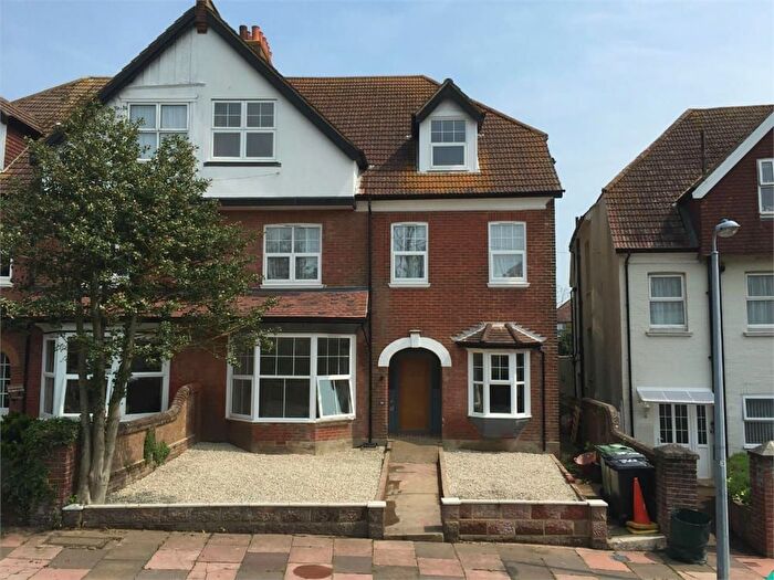 2 Bedroom Flat To Rent In Fairmount Road, Bexhill-On-Sea, TN40