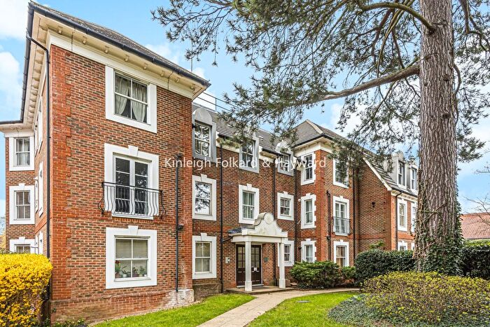 2 Bedroom Flat To Rent In Woodside Avenue, London, N12