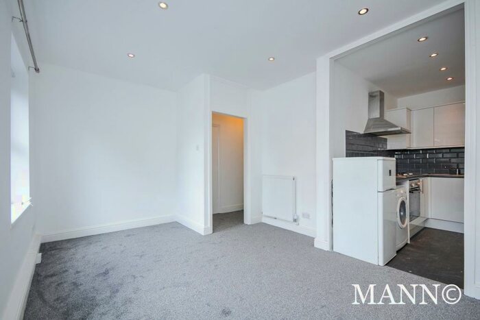 2 Bedroom Flat To Rent In Eastdown Park, Lewisham, SE13