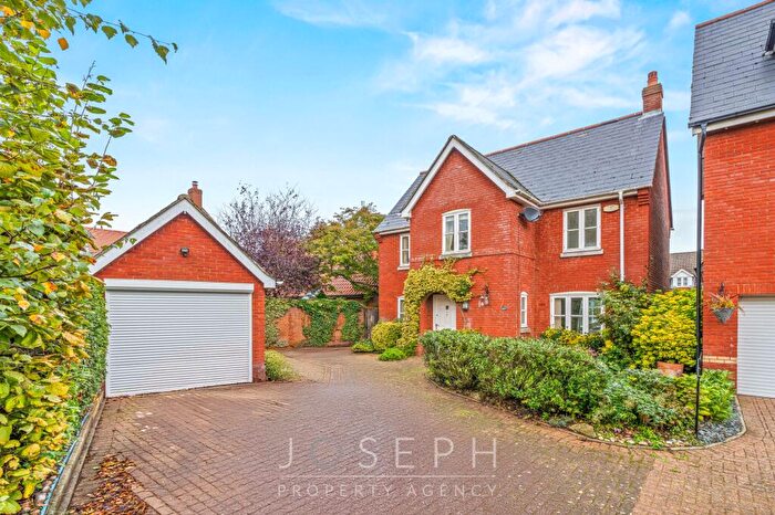 3 Bedroom Detached House For Sale In Ravenswood Avenue, Ipswich, IP3