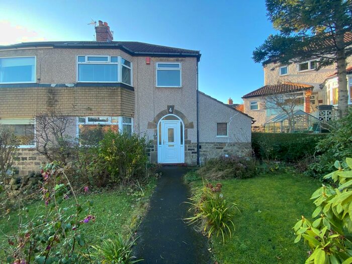 3 Bedroom House To Rent In Drury Close, Horsforth, Leeds, LS18