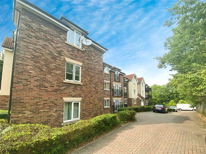 2 Bedroom Flat To Rent In Harris Place, Tovil, Maidstone, Kent, ME15