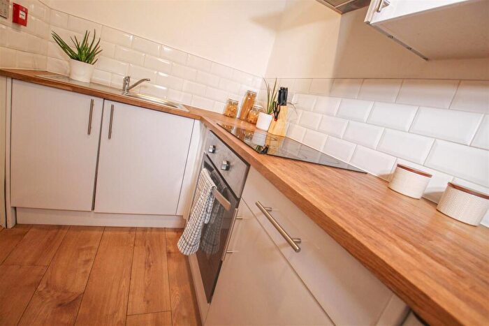 2 Bedroom Apartment To Rent In Rivermill Court, Kirkstall, Leeds, LS5