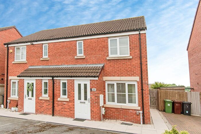 3 Bedroom Semi-Detached House For Sale In Orchid Close, Kippax, Leeds, LS25
